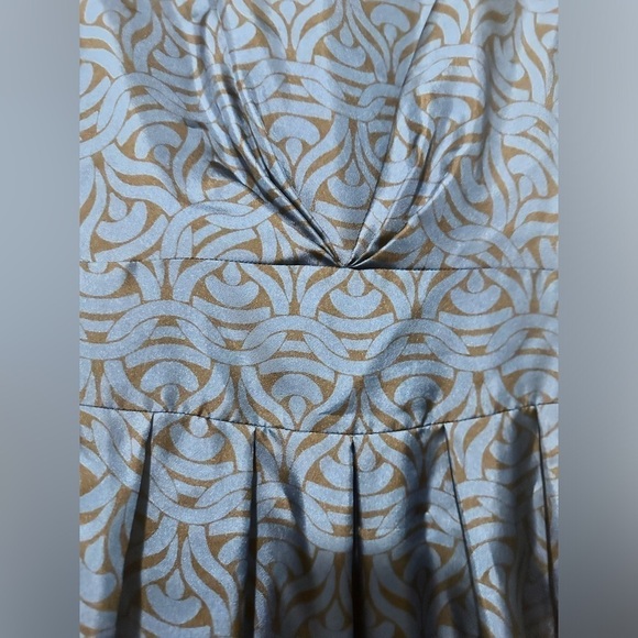 Banana Republic 100% Silk Blue Black Pleated Cap Sleeve Lined Dress size 2 - Picture 3 of 9